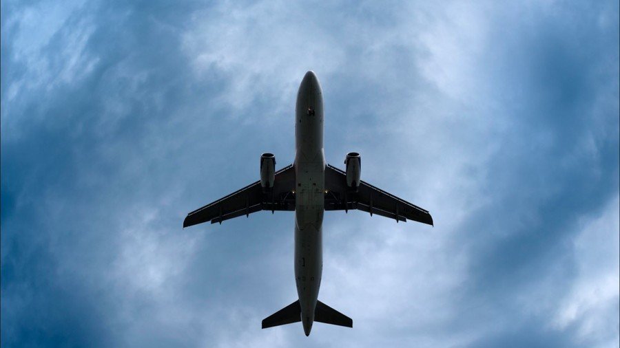 Mushroom cloud storm wows weather watchers in passing plane (VIDEO)