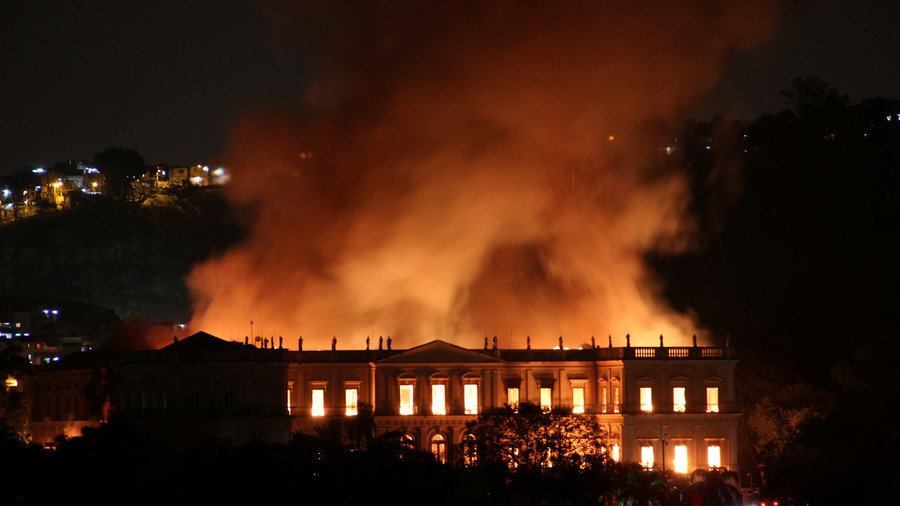 Brazil National Museum housing 20mn+ exhibits devoured by massive blaze (PHOTOS, VIDEO)