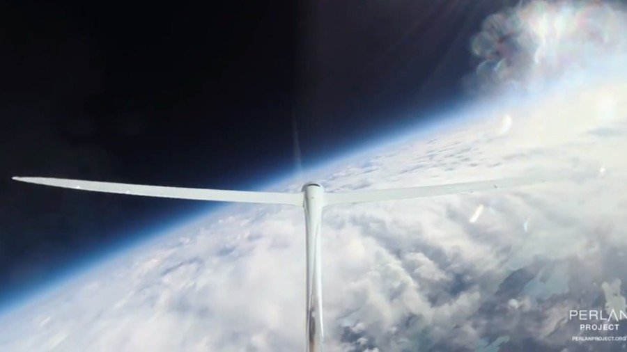 Glider aircraft flies at highest-ever altitude – a blood-boiling 76,000ft (VIDEOS)