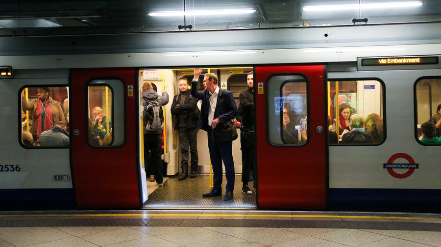 Chilling footage shows London Tube train travelling with doors wide open (VIDEO)