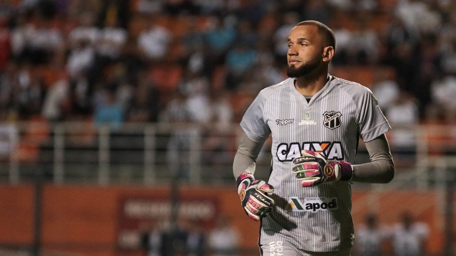 Move over, Messi: Brazilian goalkeeper scores stunning free-kick (VIDEO) 