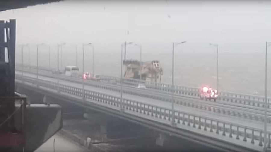Floating crane hits Crimean Bridge during heavy storm in Russia (VIDEOS)