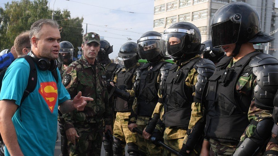 Over 100 detained at unsanctioned pension reform protests in Moscow & St. Petersburg