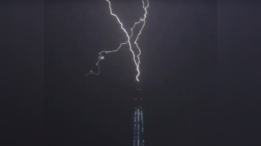 Tesla Tower: Lightning strikes and dances around Europe’s tallest ...