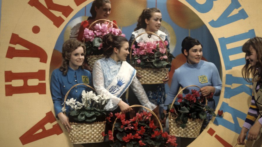 Back in the USSR: Prim Soviets had show exactly like new swimsuit-free Miss America (PHOTOS)