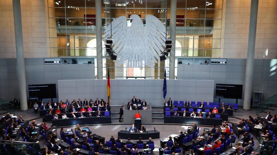 ‘Bird sh*t!’ German politician tells AfD leader he ‘belongs in dung heap’ (VIDEO)