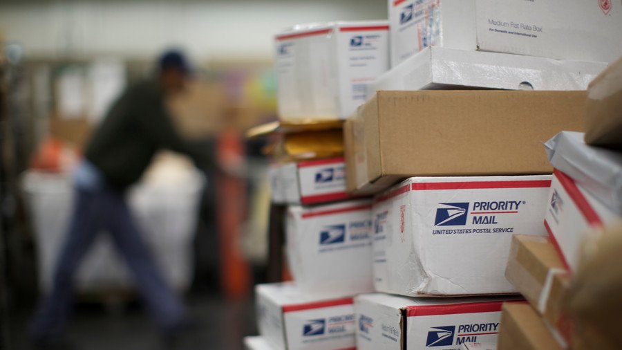 US postal worker admits stealing money from 6,000+ cards to feed 4 children