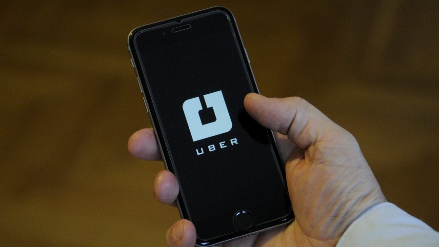 Uber driver so drunk passenger forced to get into the driver’s seat (VIDEO)