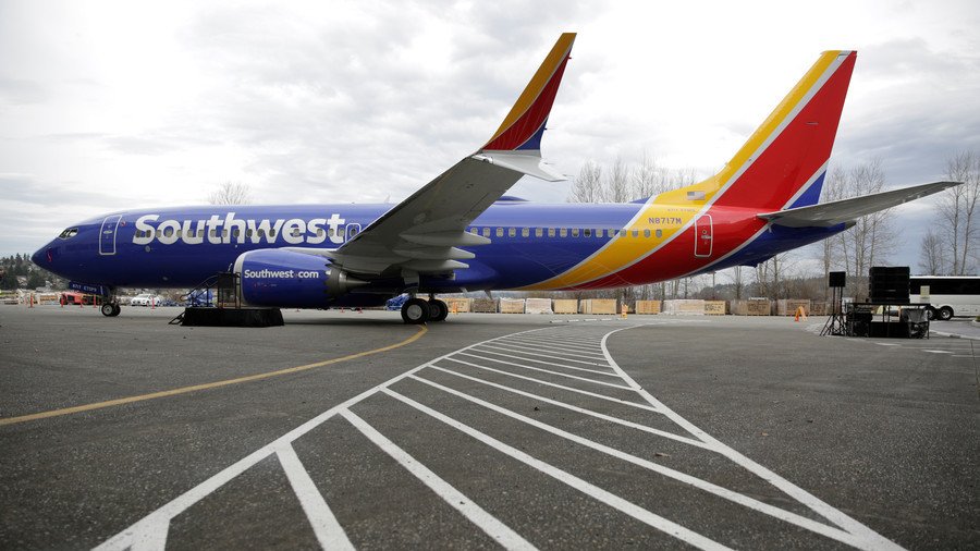 Former Southwest employee sues airline over ‘whites only’ break room & home-made ‘noose’