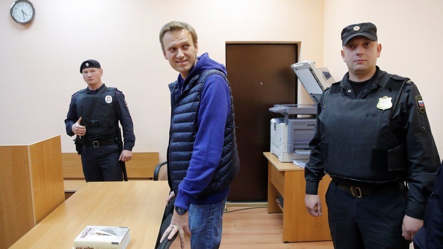 Court hands another civil sentence to Kremlin critic Navalny, bringing criminal prosecution closer
