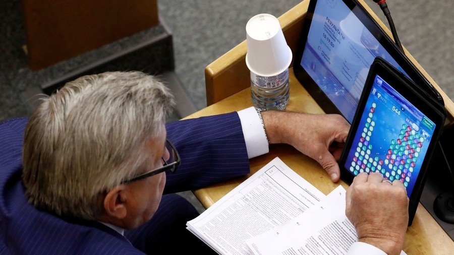 Duma speaker warns fellow MPs against taking selfies in parliament after ‘bottlegate’