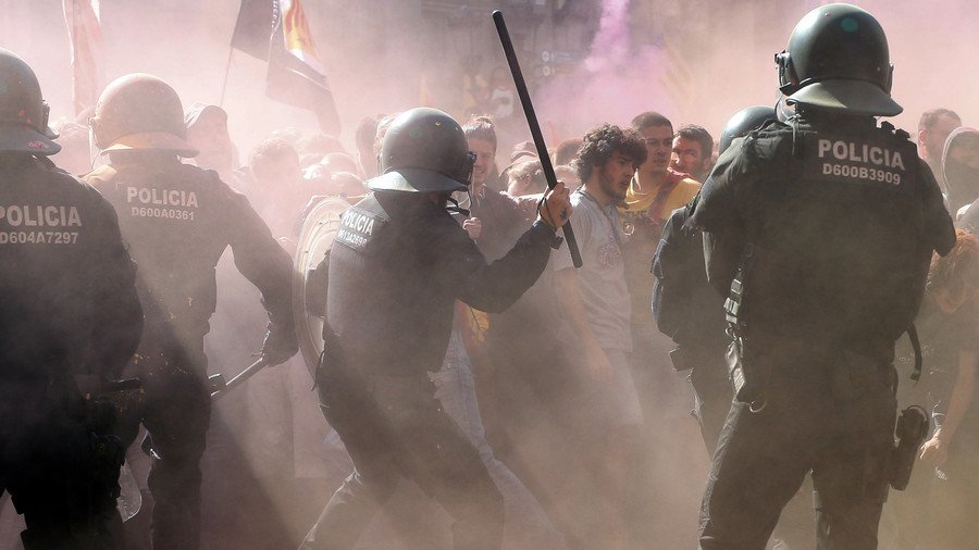 Riot police clash with pro-independence protesters in Barcelona (PHOTO, VIDEO)