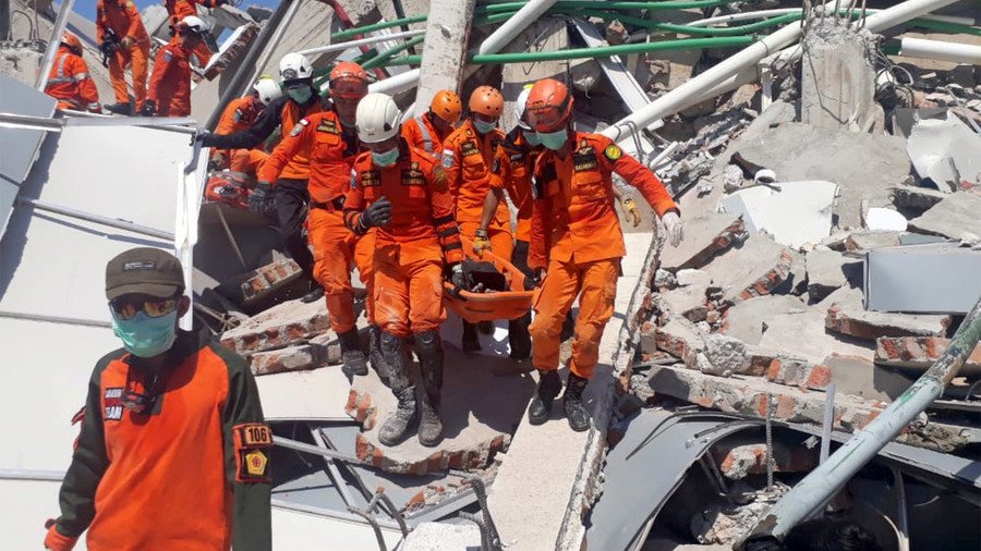 Death toll from devastating quake & tsunami in Indonesia hits 832