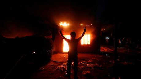 Protesters set fire to Iranian consulate in Basra, Iraq (VIDEO)