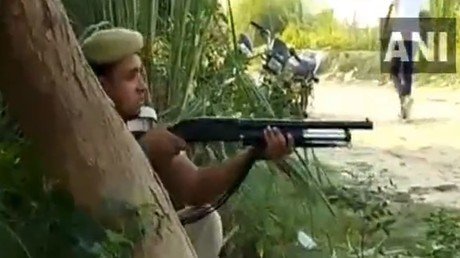 Police in India invite reporters to ‘live’ shooting of two alleged murderers (VIDEO)