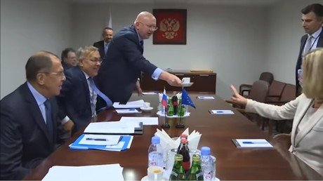 Novichok-flavored? Russia-bashers thrilled as EU’s Mogherini skips coffee during Lavrov meeting