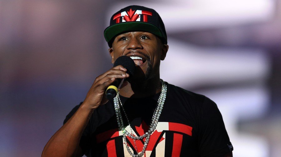 ‘Irresponsible’: Floyd Mayweather condemned for giving homeless man $1,000 (VIDEO)