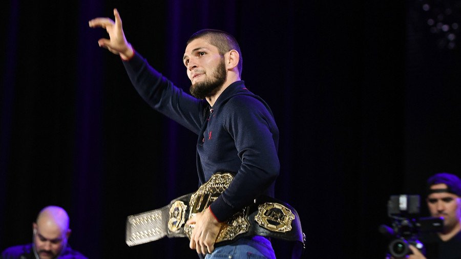 'Well this is awkward...': Khabib walks out as Conor late AGAIN for presser in Las Vegas (VIDEO)