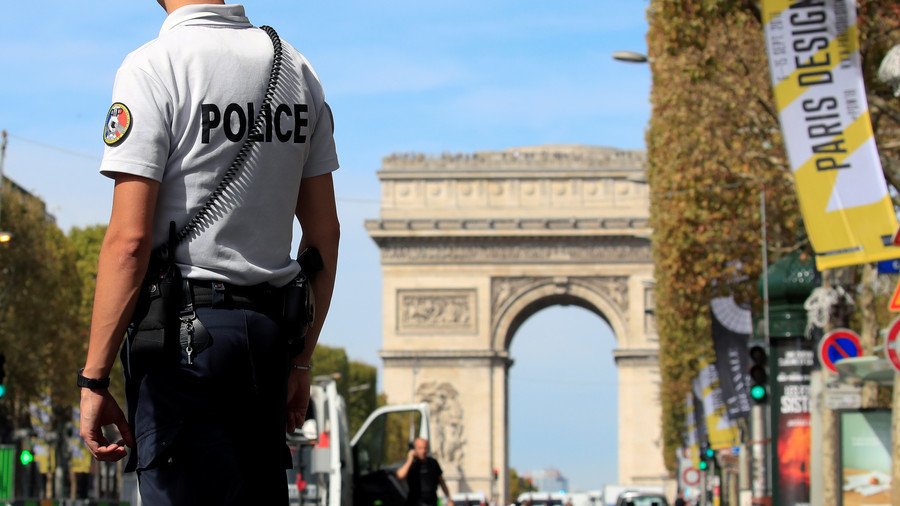 2 seriously injured in shooting in central Paris – reports