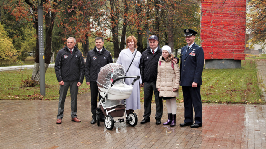 'Thank God they're well': Cosmonaut's wife tells of horror, relief in wake of emergency landing