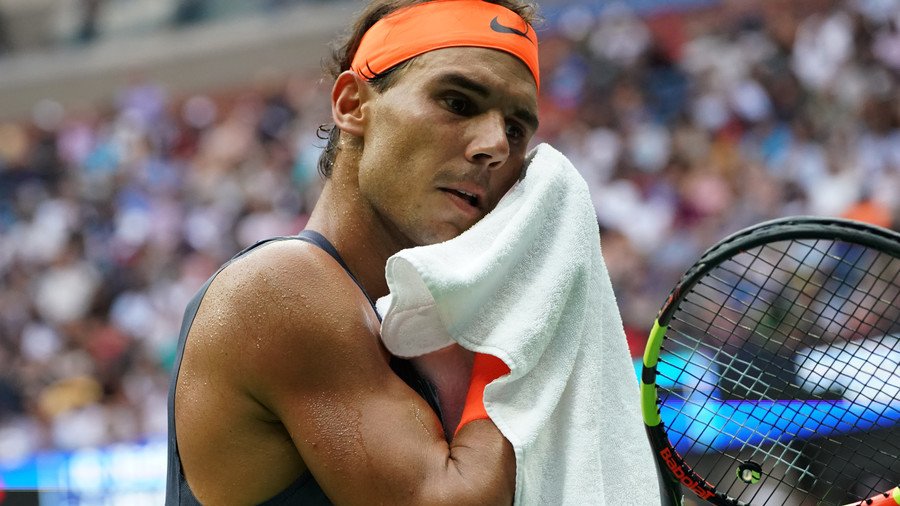 Tennis star Nadal helps clean-up operation in flash-flood hit Majorca (VIDEO)