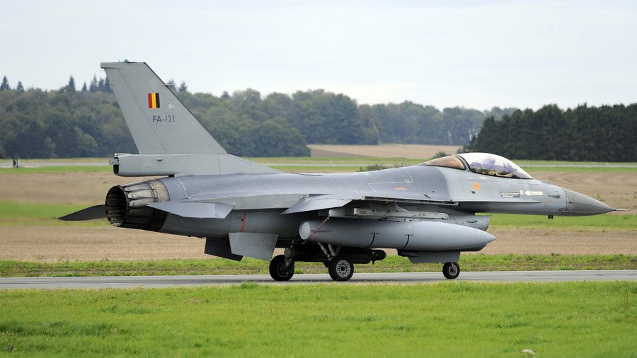 F-16 jet ‘destroyed’ after catching fire at Belgium military base (PHOTOS)
