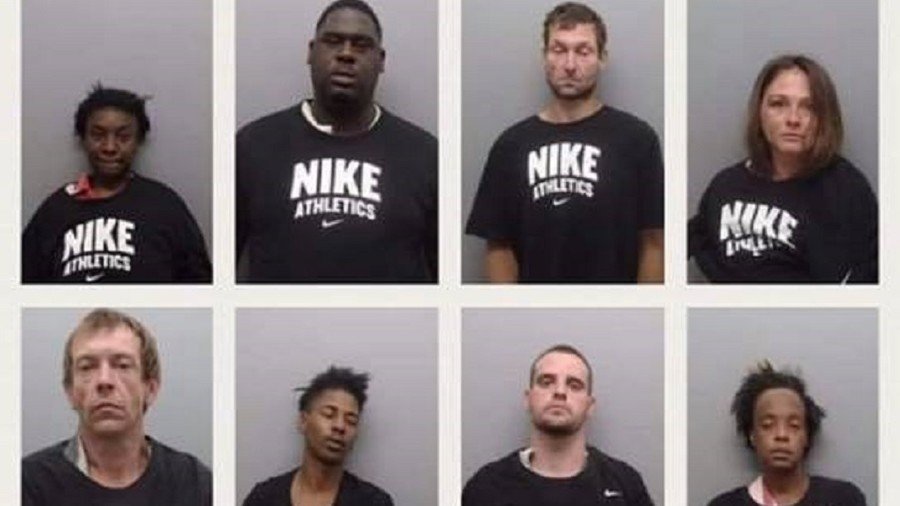 Activist claims inmates were forced to wear Nike in mugshots (PHOTO)