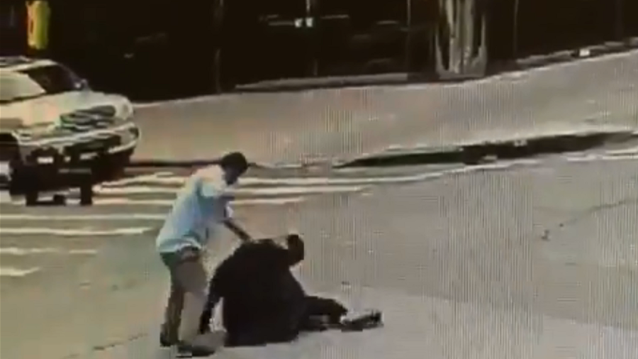 Brutal beating of elderly Orthodox Jew in Brooklyn captured on CCTV (SHOCKING VIDEO)