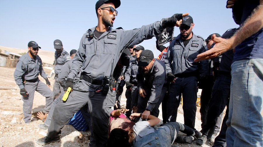 Bulldozers, injuries & arrests: Israeli forces prepare to demolish Khan al Ahmar (VIDEO)