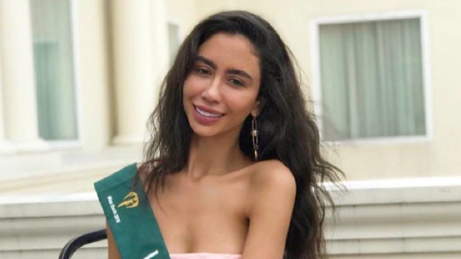 Lebanese beauty queen dethroned over selfie with Israeli counterpart
