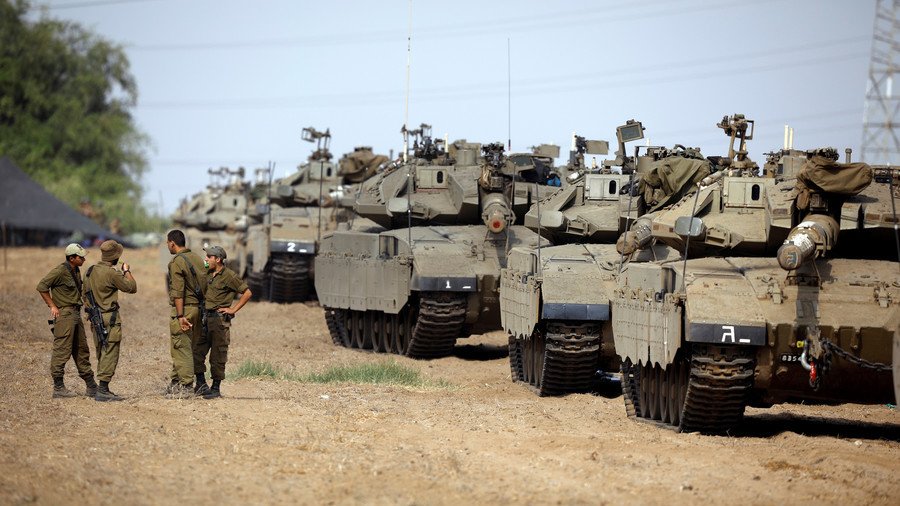 ‘Strong blow’ looming? Israel masses tanks & APCs on Gaza border (PHOTOS)