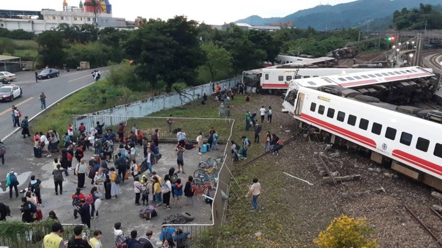 18 dead, 168 injured in catastrophic train derailment in Taiwan (DISTURBING PHOTOS)