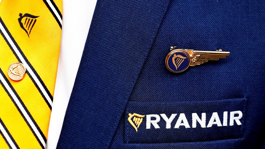 'Absolutely disgraceful!’ Calls for Ryanair boycott in wake of passenger’s racist rant (VIDEO)