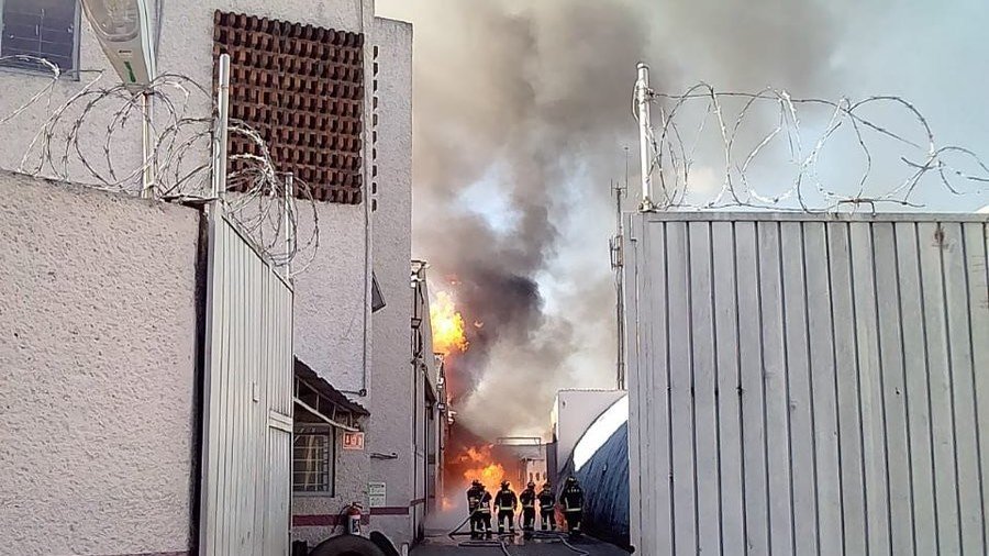 Mexico City liquor factory goes up in flames, thousands evacuated (PHOTOS, VIDEO)