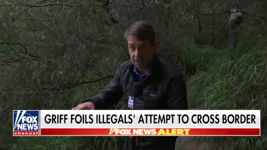 ‘Border Patrol cosplay’: Fox News reporter hides in bushes, foils migrant border crossing
