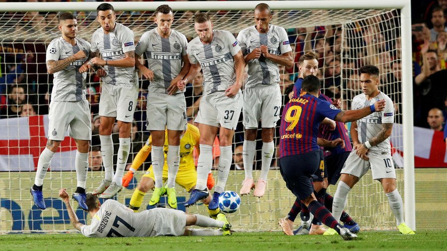 Flat out: Inter star Brozovic makes bizarre block from Suarez free-kick – Messi’s amused (VIDEO) 