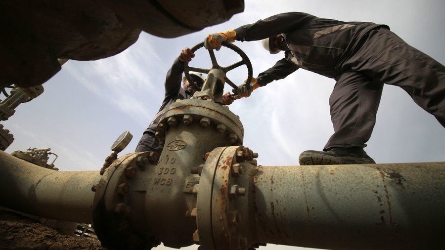 What’s behind the latest oil price plunge?