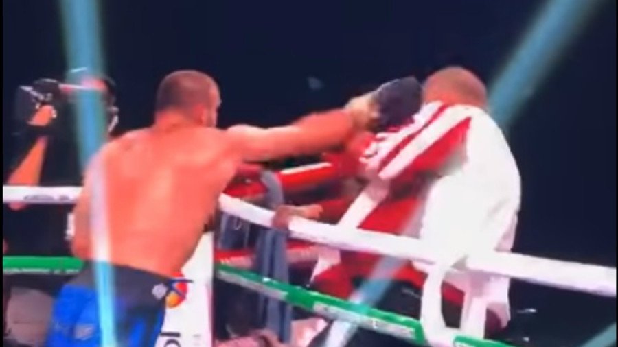 Georgian boxer attacks his OWN trainer after points defeat (VIDEO)  