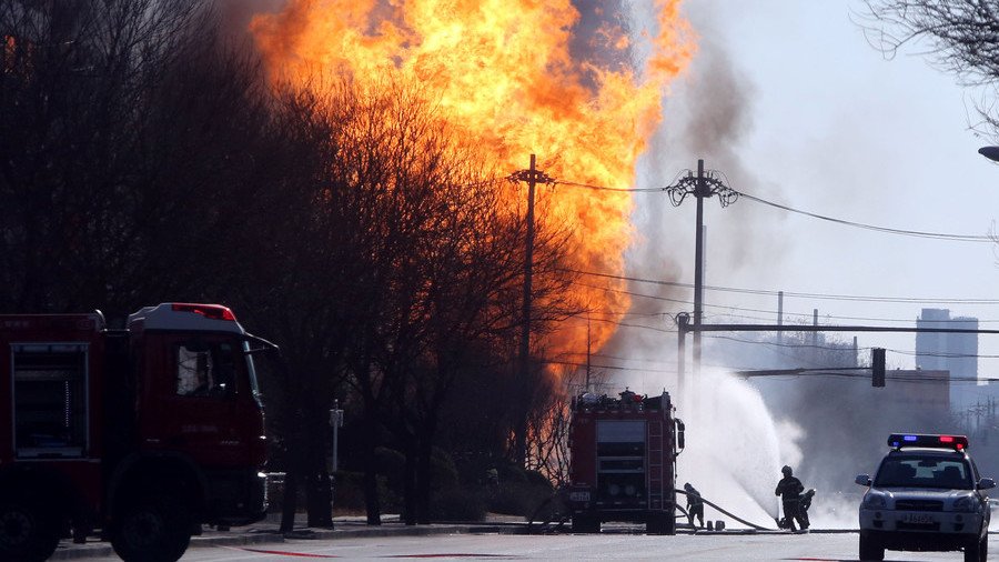 Massive inferno at oil depot in China (VIDEOS)