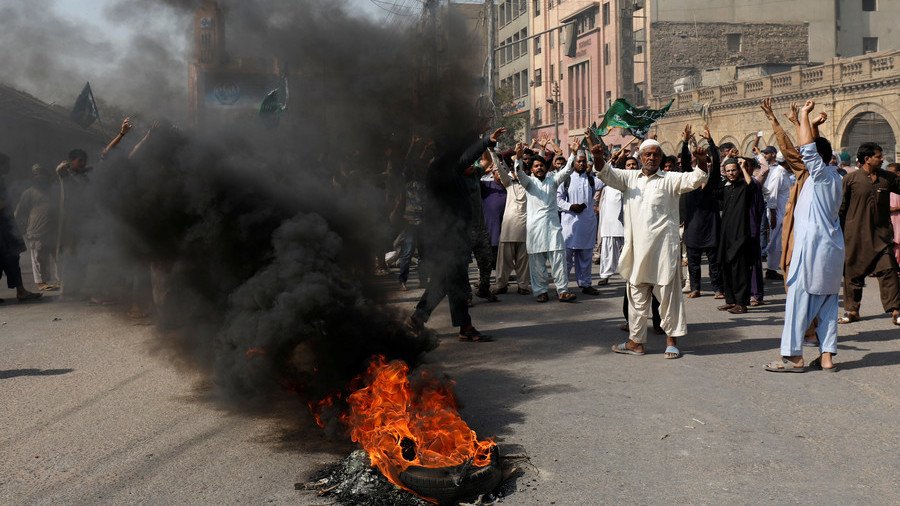 Pakistani court overturns blasphemy death penalty for Christian woman