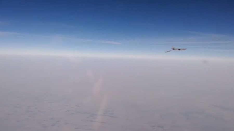 Russian cockpit VIDEO shows intercept of ‘French Rafale jets over Syria’ during refueling