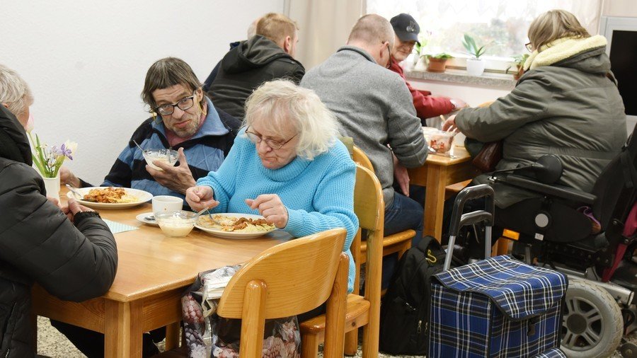 Almost 1 in 5 Germans is ‘at risk of poverty’ despite record employment – study