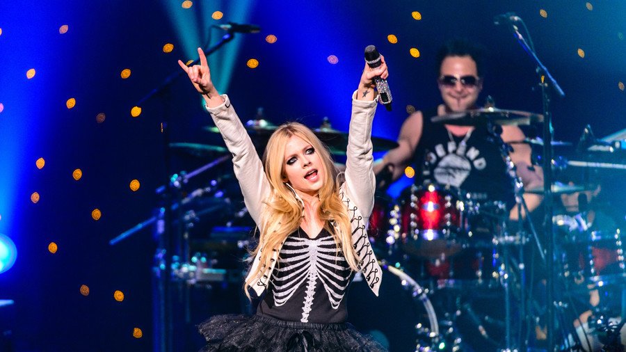 ‘I am not dead’: Avril Lavigne smashes fans’ conspiracy theories, insists she’s not a doppelganger