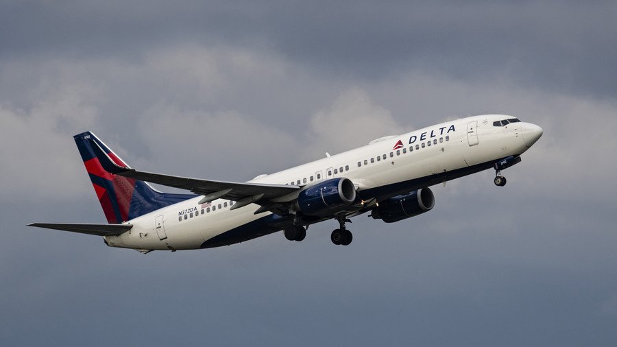 And you thought your flight was sh*tty… Delta passenger forced to sit in FECES for 2 hours