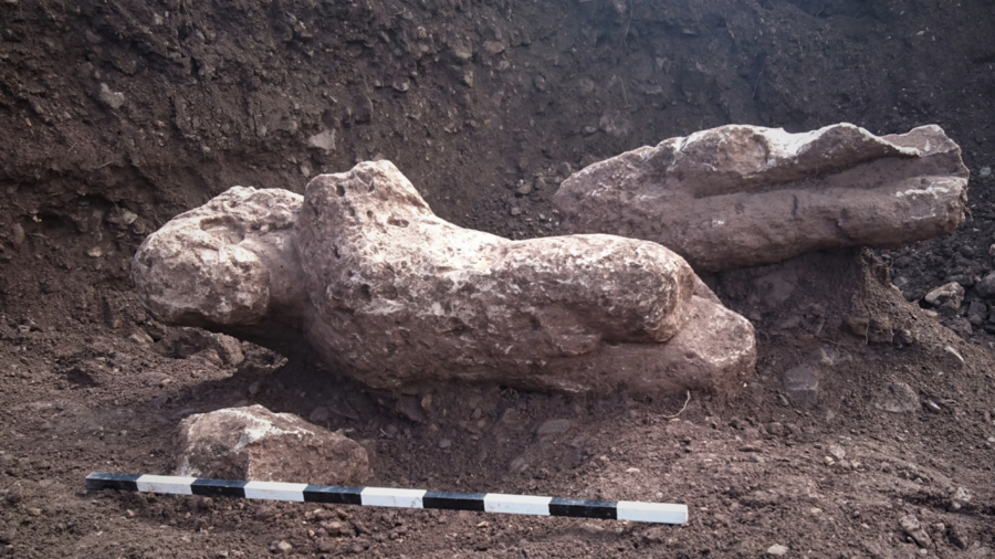 Farmer stumbles upon burial site filled with ancient Greek statues (PHOTOS)