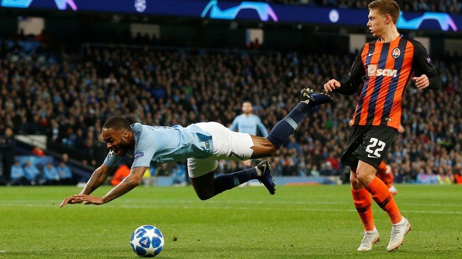 ‘Worst penalty decision ever’: Comedy & criticism over Sterling spot-kick (VIDEO) 