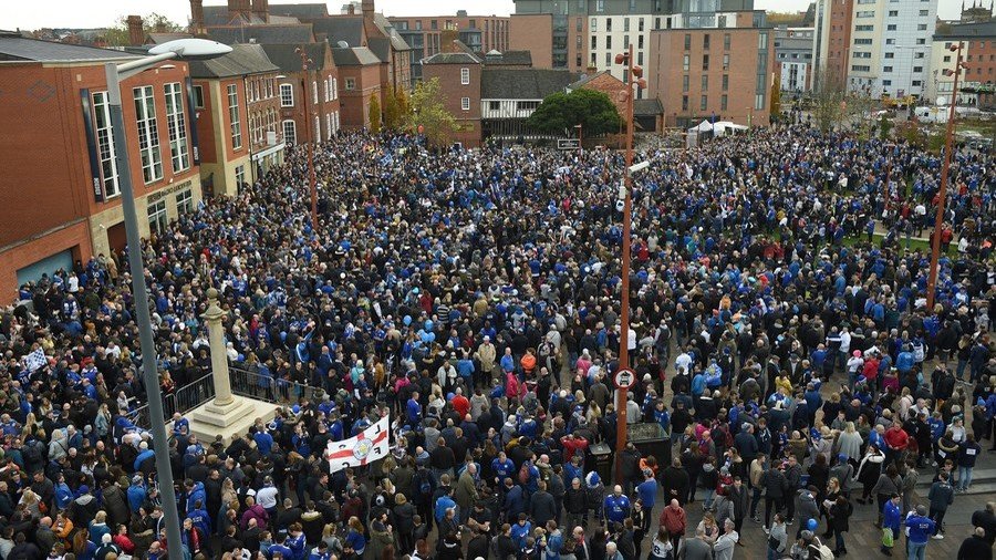 The ‘5,000-1’ walk: Leicester City fans honor owner & helicopter crash victims