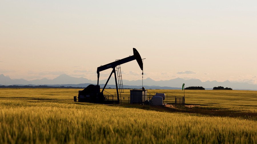 Saudis scramble to stop oil price slide