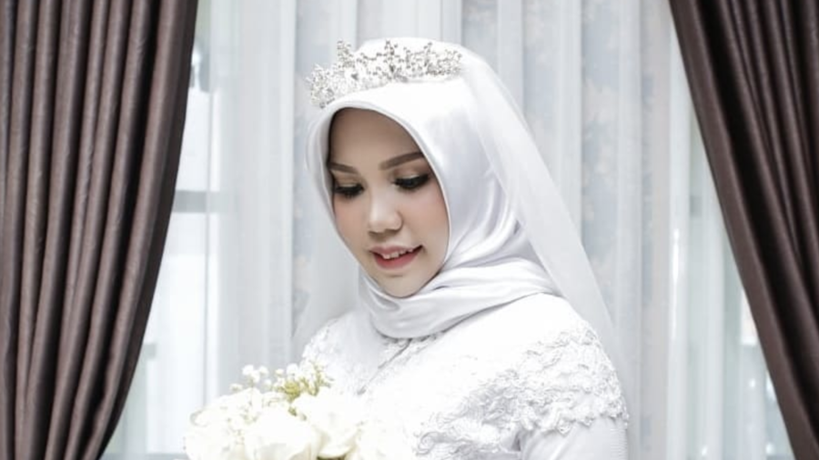 Woman who lost fiance in Lion Air plane disaster marks couple’s wedding day (PHOTOS)