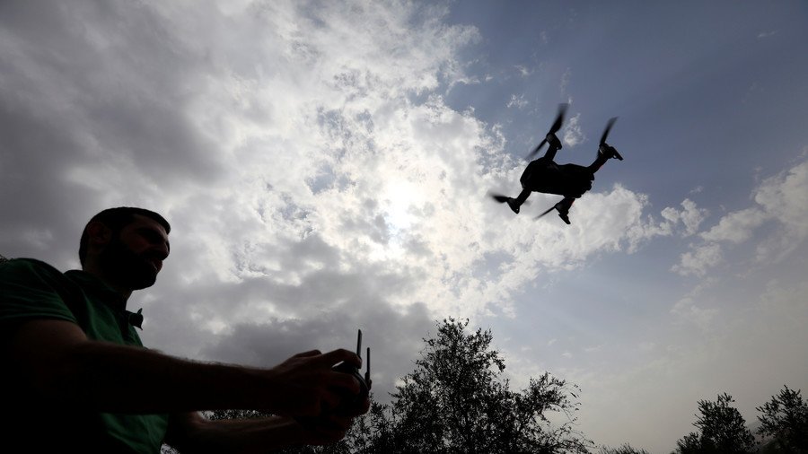 Man vs machine: Drone ‘steals’ bike as helpless cyclists give chase (VIDEO)